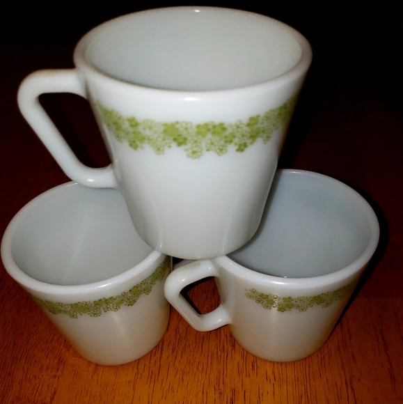 Vintage Pyrex Crazy Daisy 3pc D Handle Coffee Cups - Picture 2 of 8